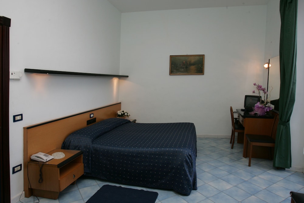 Family Quadruple Room - Photo 1