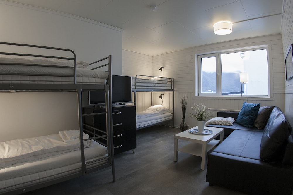 Room, Shared Bathroom