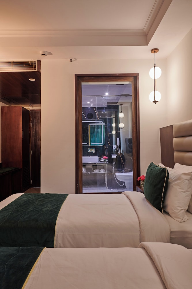 Executive Twin Room - Photo 1