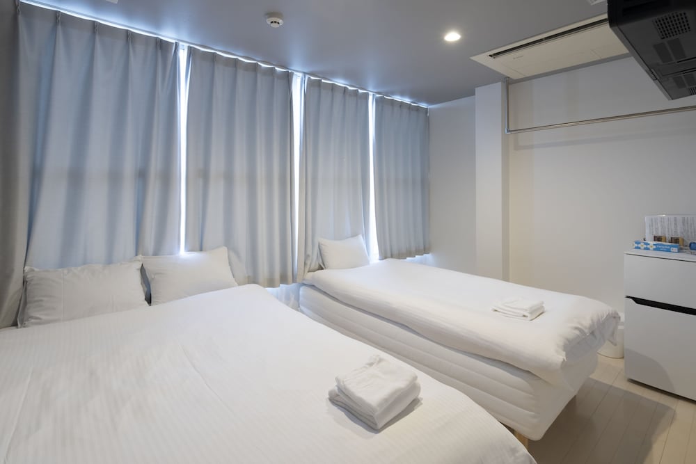 Business Twin Room - Photo 1