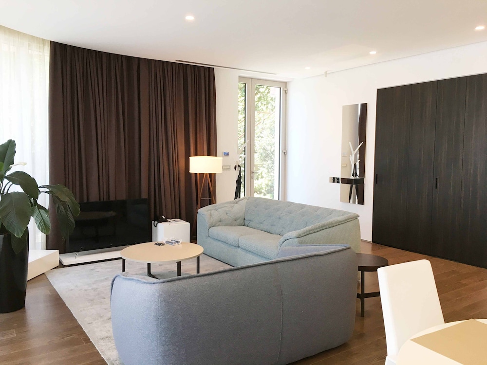 Apartment, 4 Bedrooms, Sea View, Garden Area