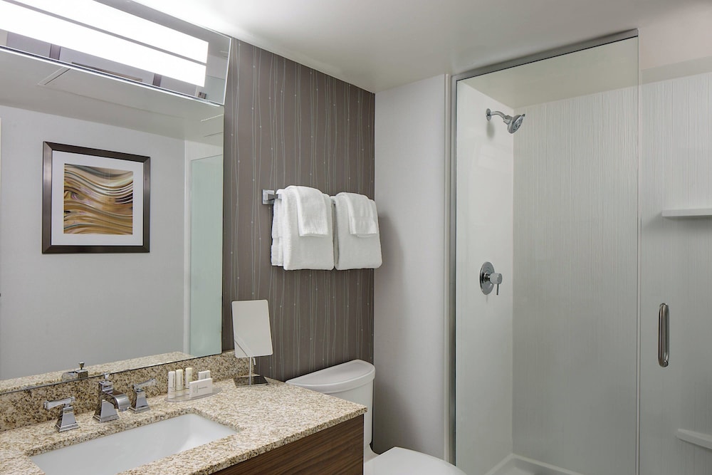 Room, 2 Queen Beds - Photo 3