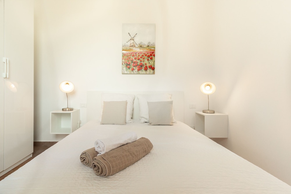 City Apartment, 1 Bedroom (Affori 5)