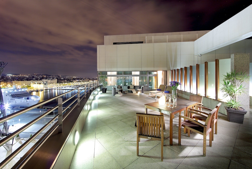 Suite, City View