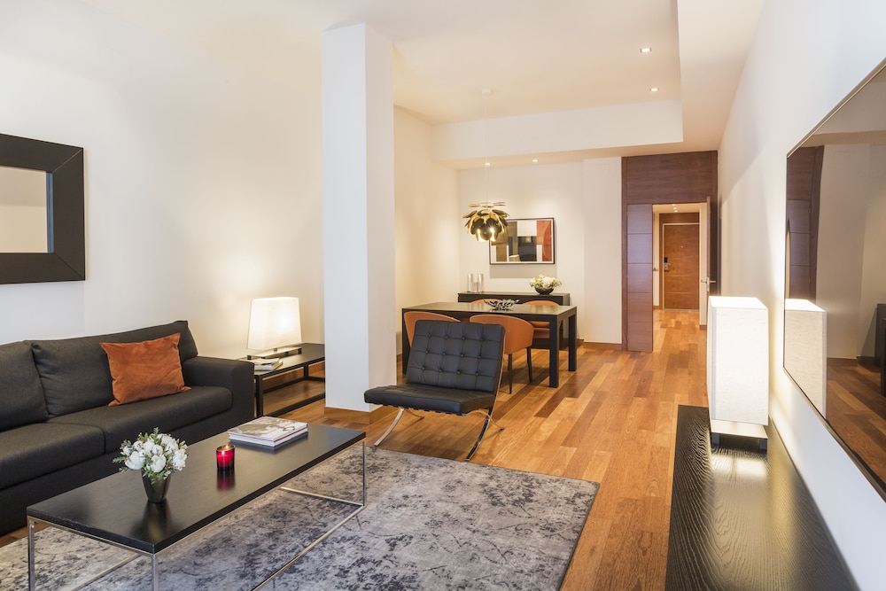 Superior Apartment, Annex Building (Paseo de Gracia)