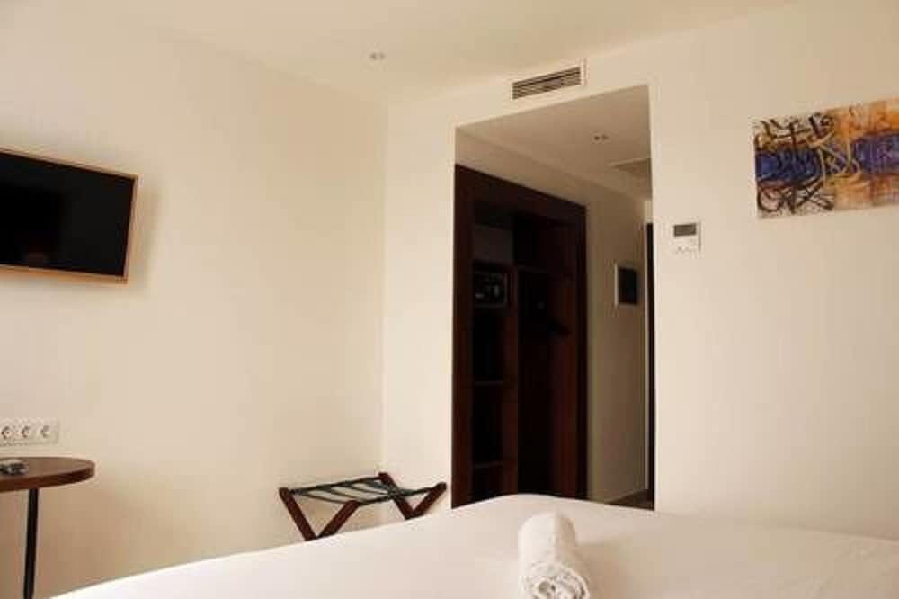 Standard Room photo 3