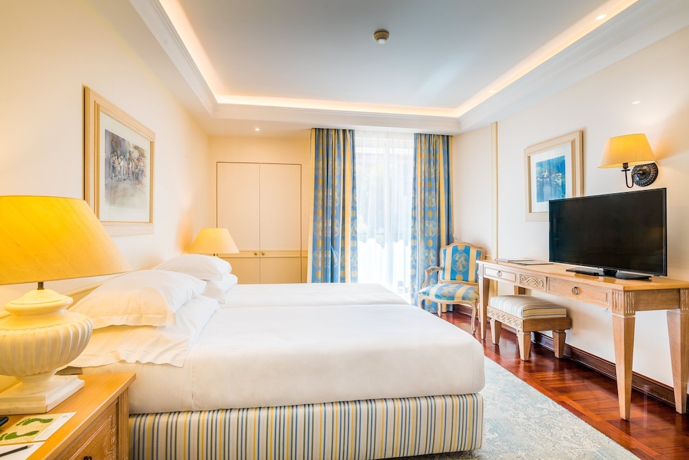 Deluxe Room, Balcony, Sea View - Photo 1