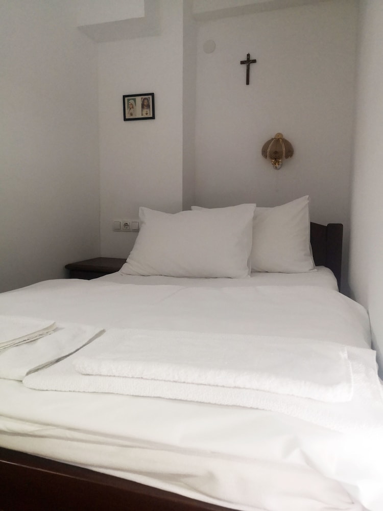 Basic Single Room, 1 Twin Bed, Mountain View photo 3