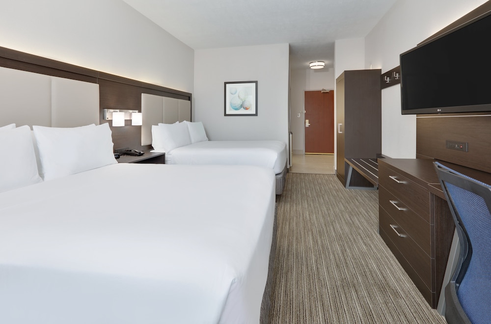 Standard Room, 2 Queen Beds, Accessible (2 Bed, Hear, Mobility Tub) - Photo 3