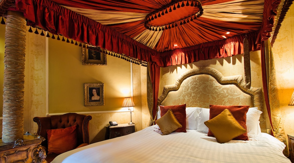 Castle Feature room - Photo 2