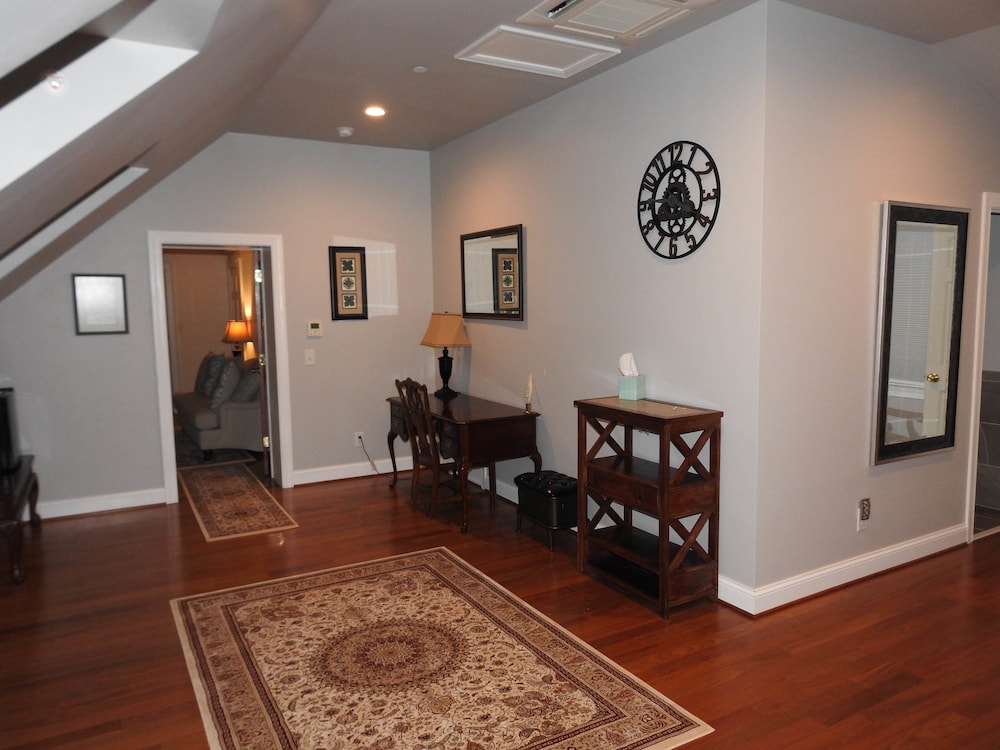 Luxury Suite, Private Bathroom (Governor's Suite) photo 3
