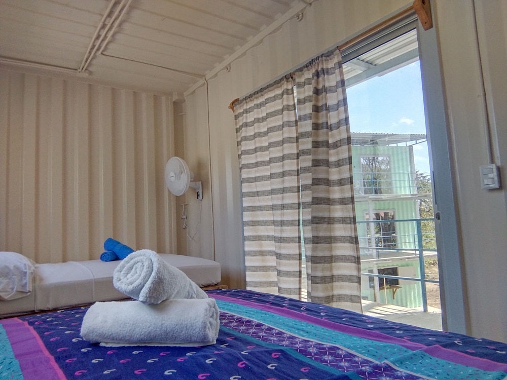 Economy Room, 2 Double Beds, Ensuite, Beachside photo 1