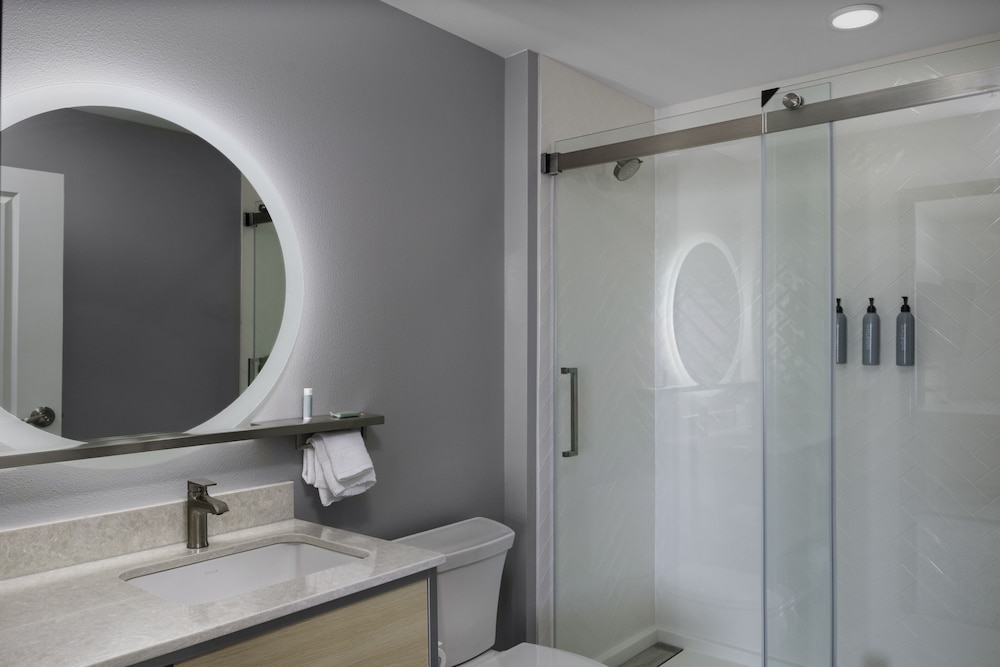 Suite, 1 Bedroom (Hearing Accessible)