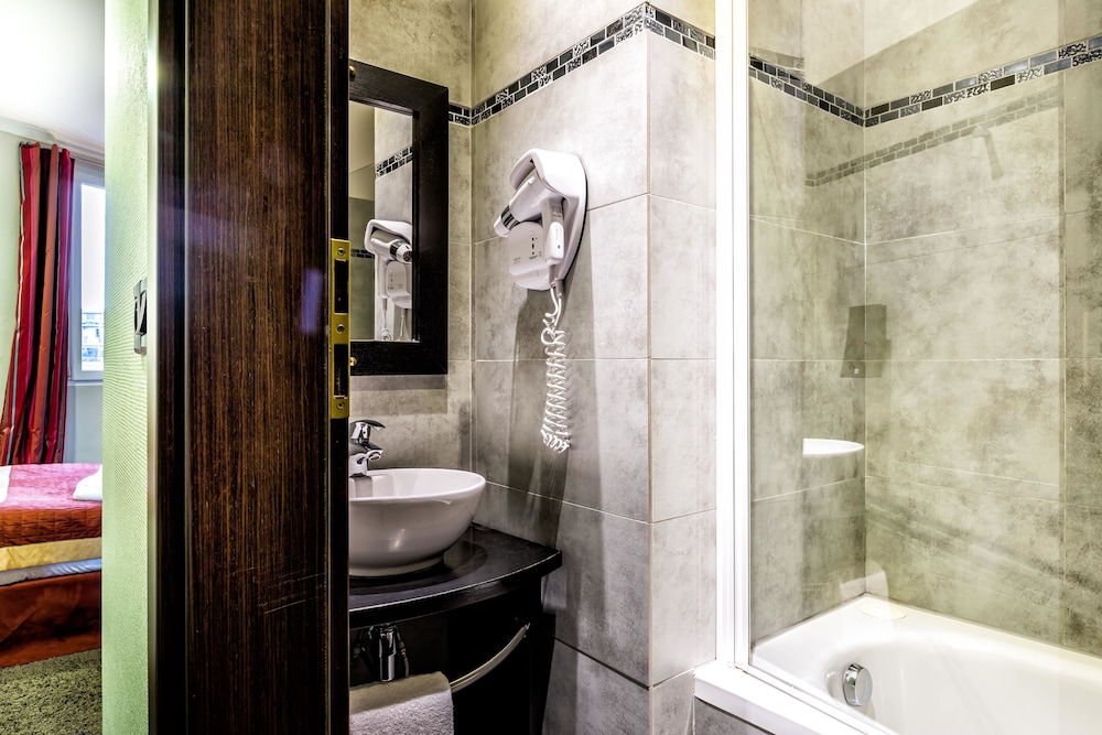 Standard Double or Twin Room - Photo 2