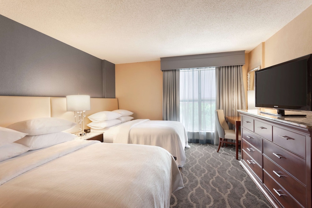 Suite, 2 Double Beds, Non Smoking (Basic) - Photo 1