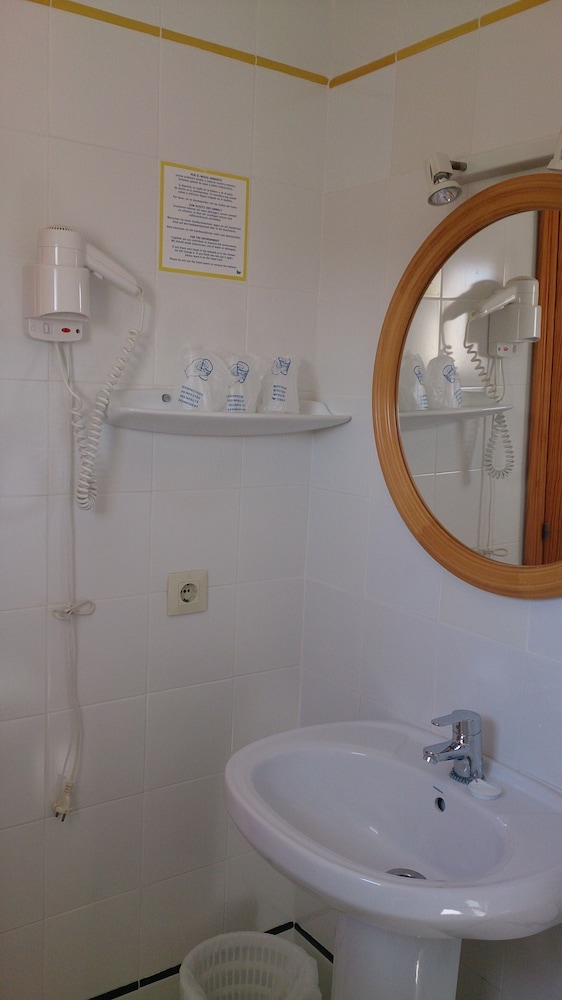 Single Room - Photo 2