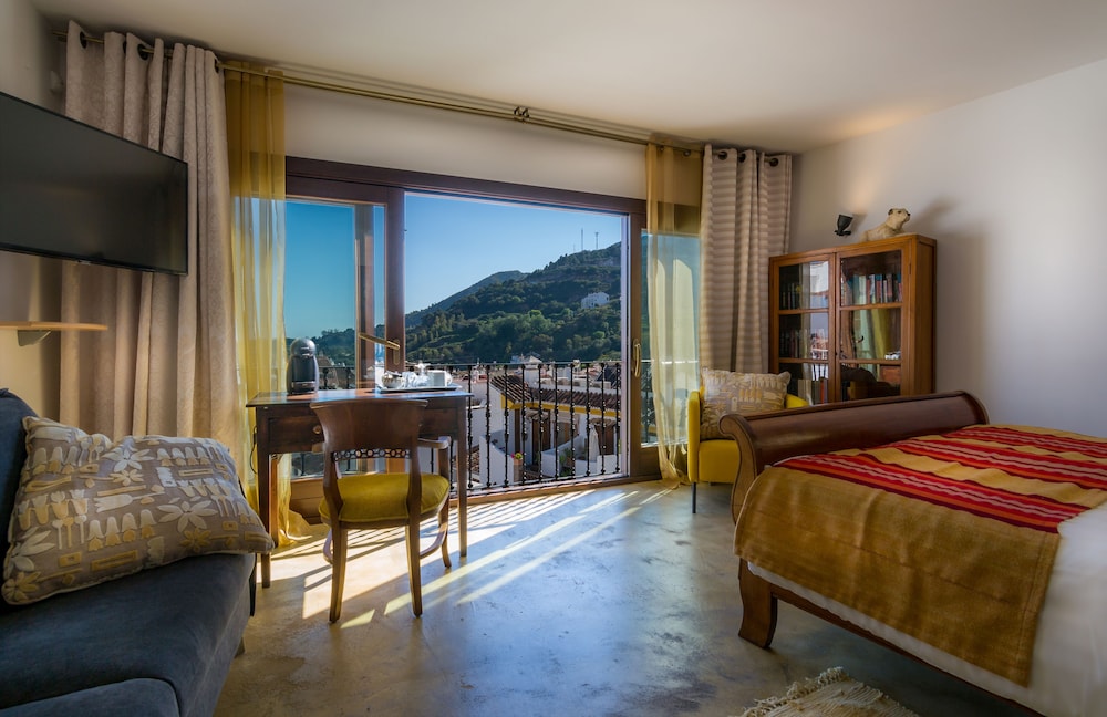 Panoramic Room (Family)