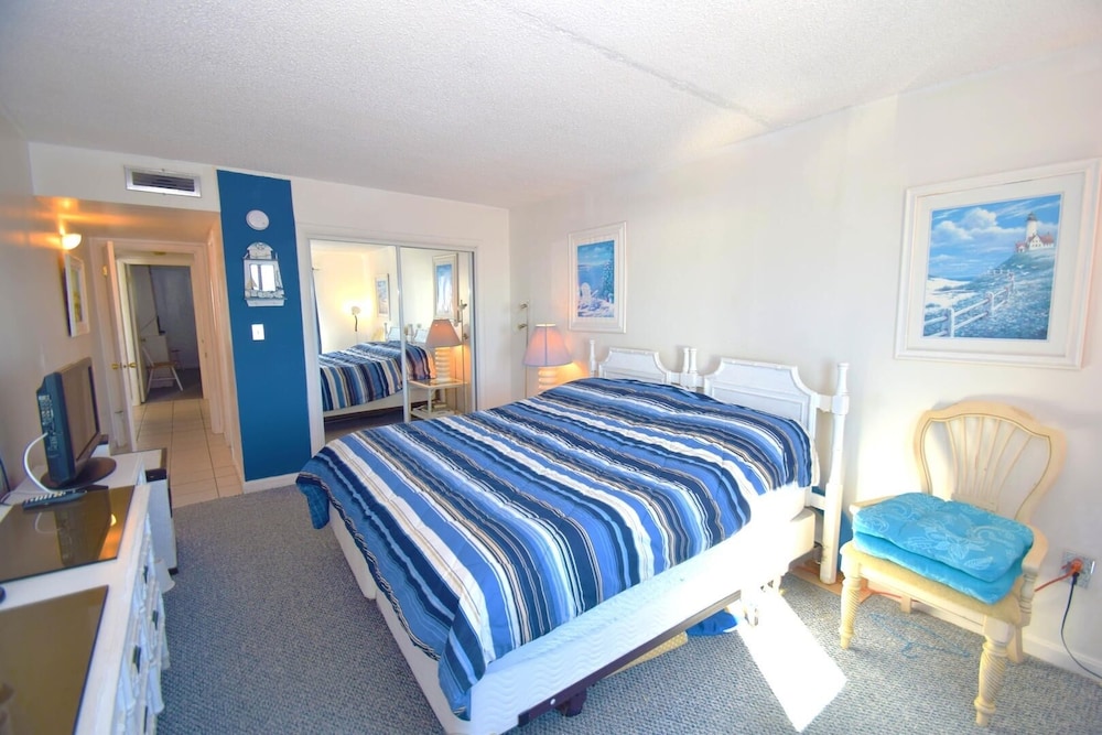 Condo, 2 Bedrooms