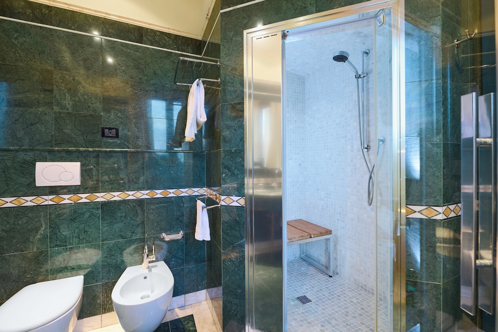 Suite - Photo 7