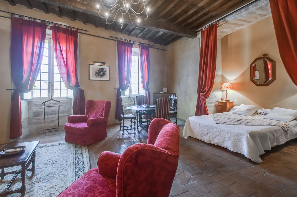Suite - Photo 2