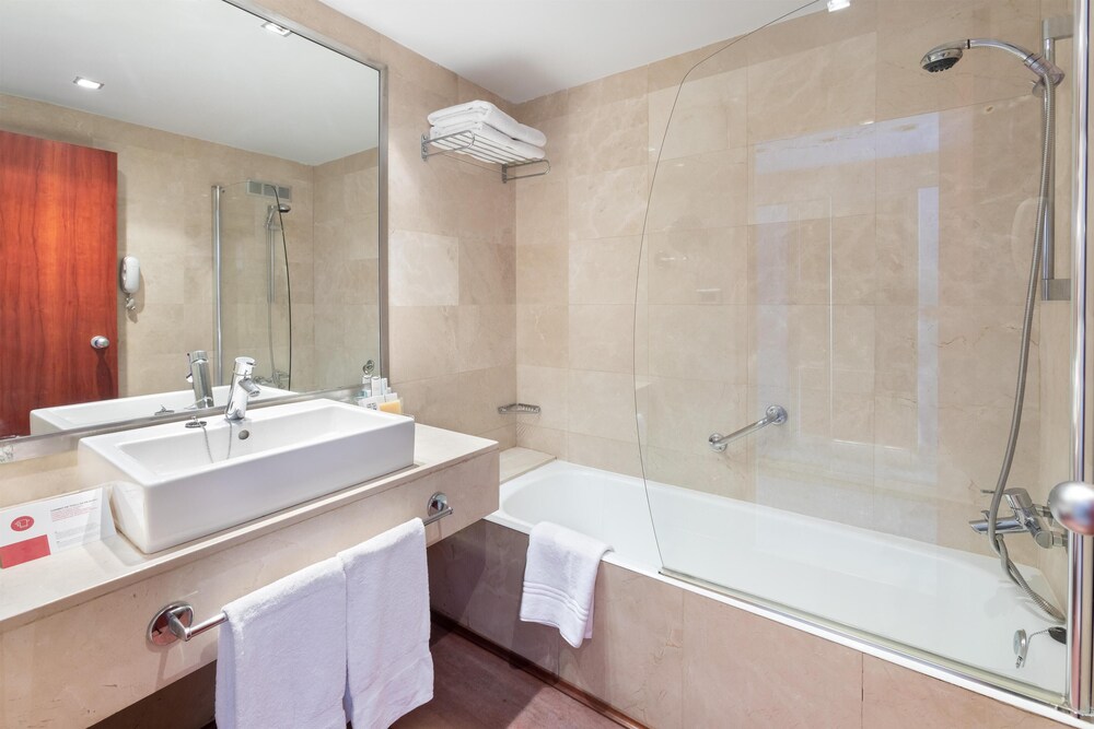 Deluxe Room (1 Adult)