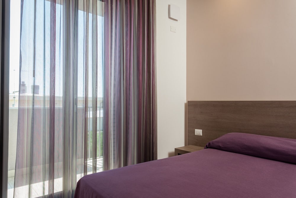 Economy Double Room Single Use photo 2