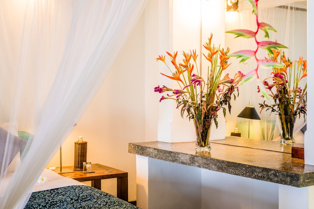Saffron Suite