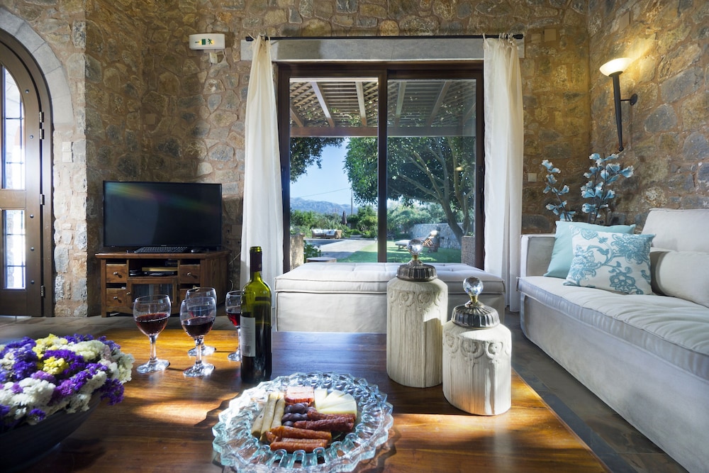 Villa photo 1