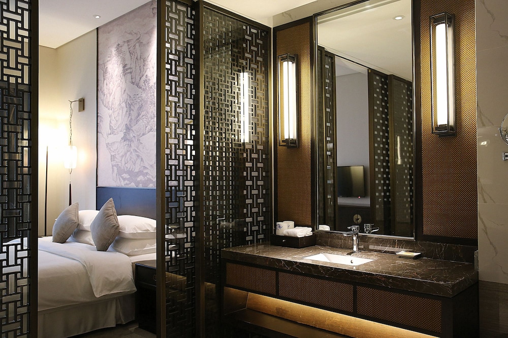Executive Studio Suite, meat products are not allowed, proof of marriage is required for couples. photo 2
