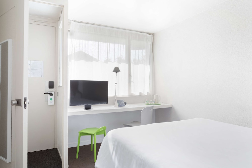 Standard Room, 1 Double Bed (Junior Bed up to 10 years) photo 1