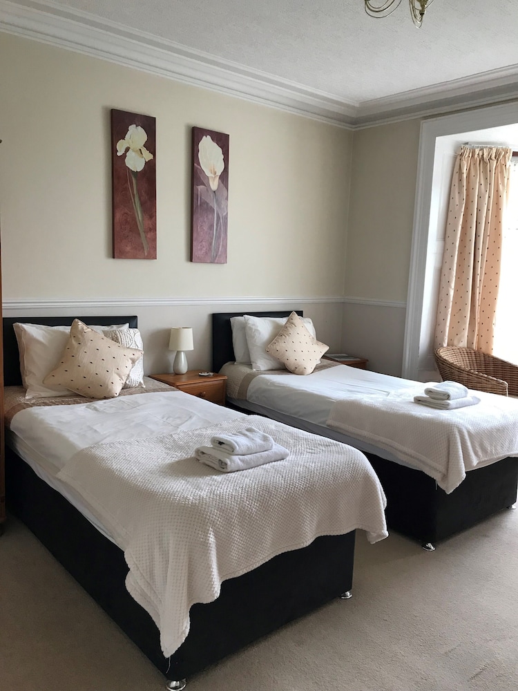 Twin Room (with Private External Bathroom) photo 1