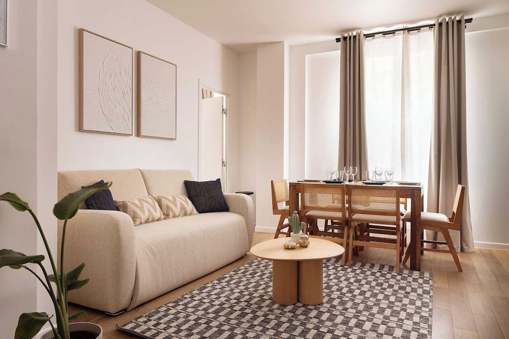 Apartment photo 2