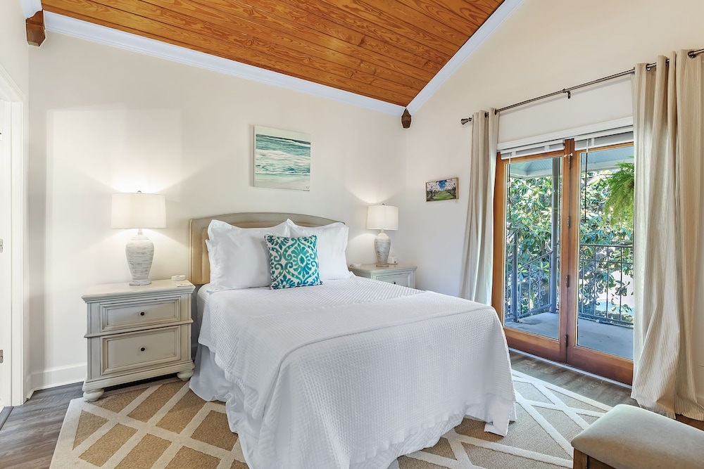 Azalea Luxury Suite, 2 Bedrooms, Bay View photo 2