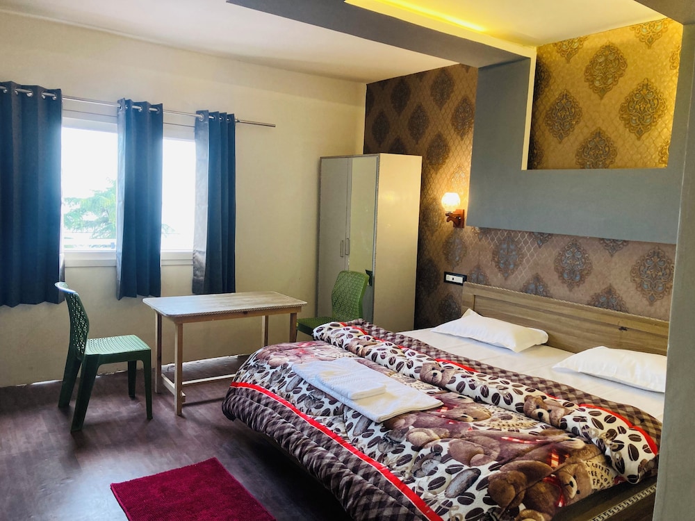 Deluxe Room - Photo 4