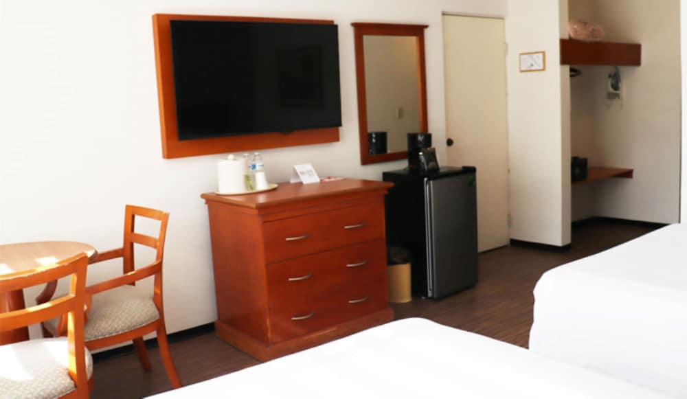 Standard Double Room - Photo 2