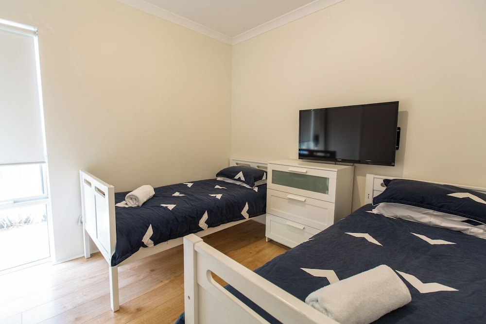 Deluxe House photo 1