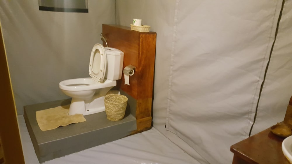 Luxury Tent, Multiple Beds photo 2