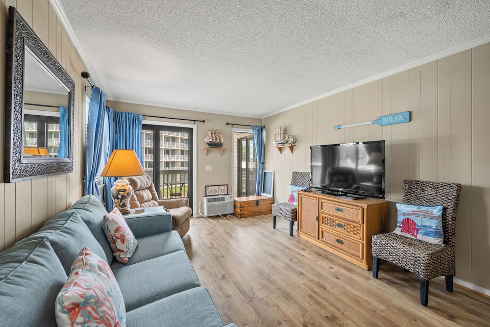Basic Condo, 2 Bedrooms, Balcony, Partial Ocean View (202E)