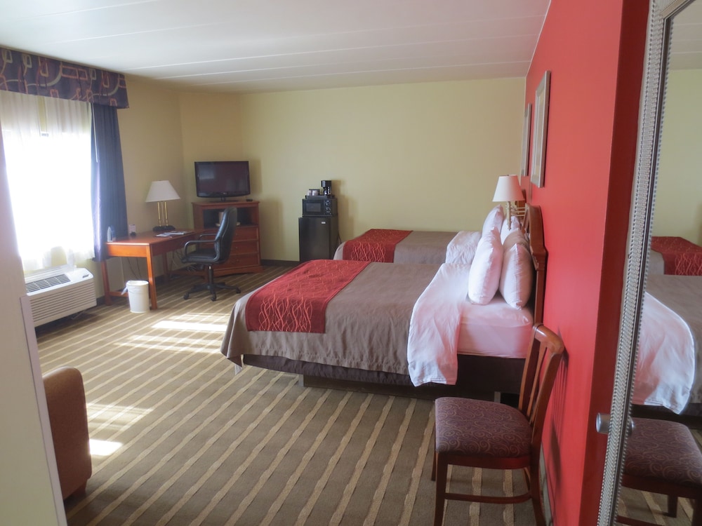 Efficiency Room with 2 Double Beds - Non-Smoking photo 1