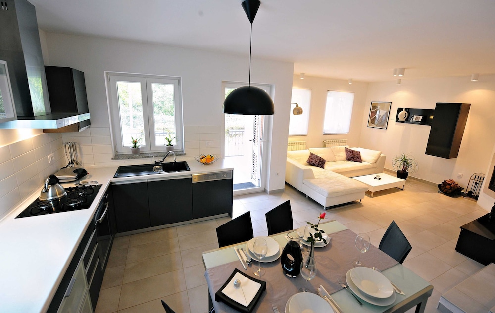 Villa (Three Bedroom Villa with Swimming Poo) photo 3
