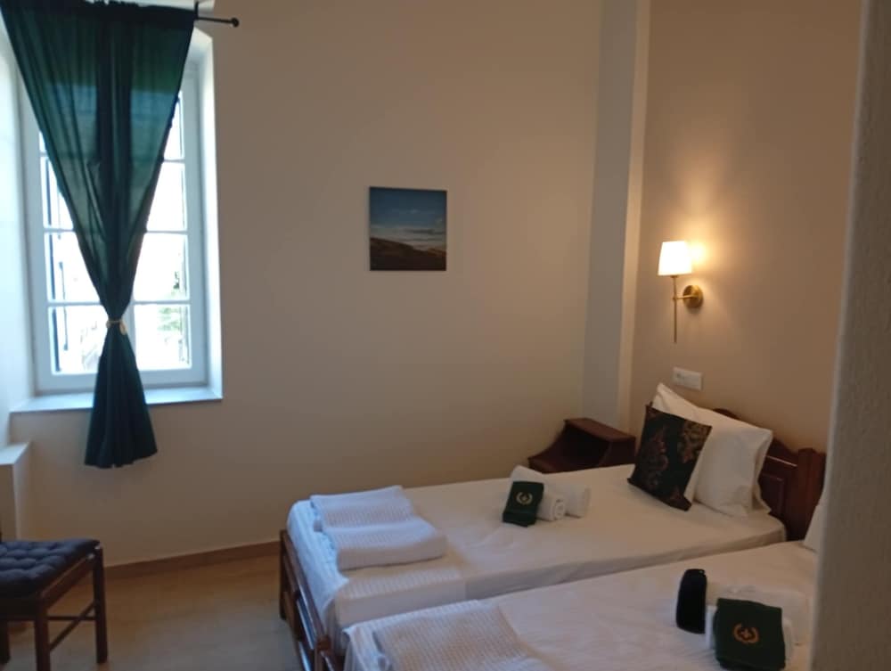 Classic Room, 2 Twin Beds photo 1