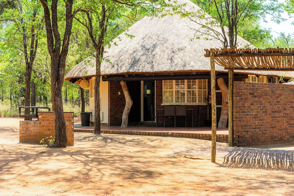 Bungalow, 2 Bedrooms, 1 Double, 2 Twins, 1 Sleeper Coach