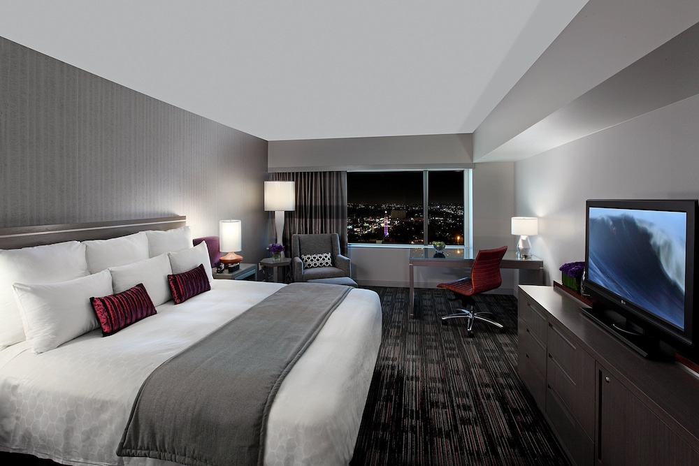 Room, 1 King Bed, Accessible (Hearing Accessible)