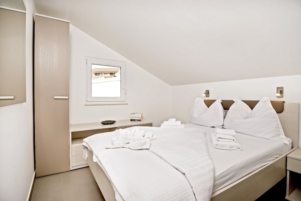 Apartment (Bisernica - with pool - A2(6))