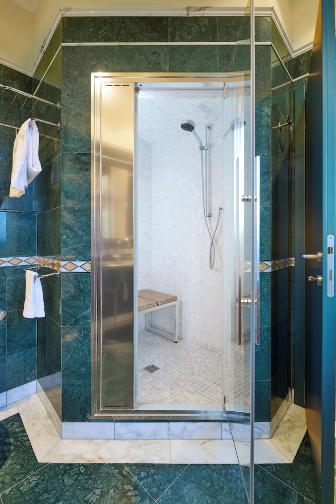 Suite - Photo 6