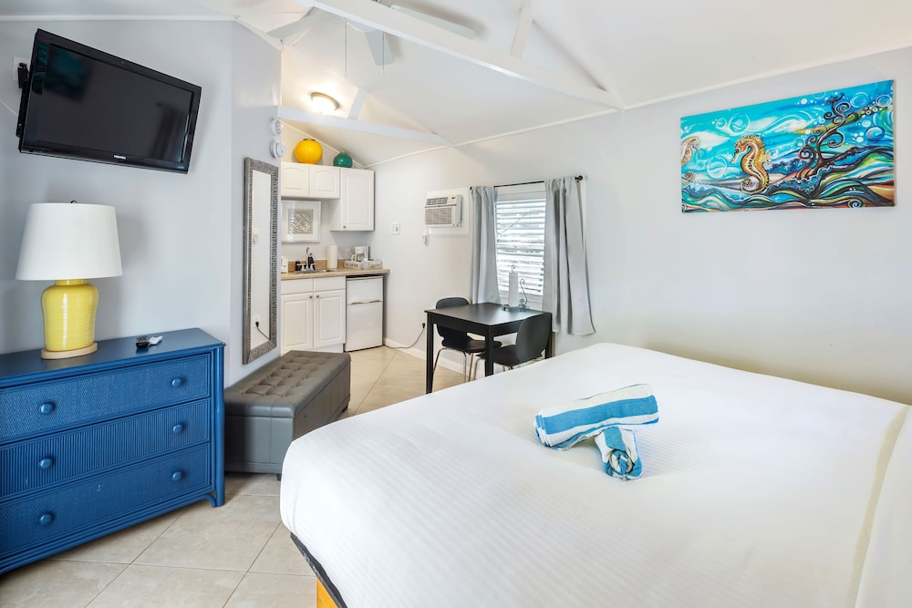 King Suite Pool View photo 2