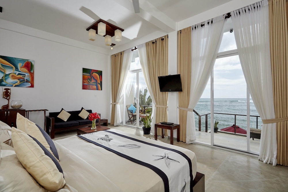 Cape Suite photo 3