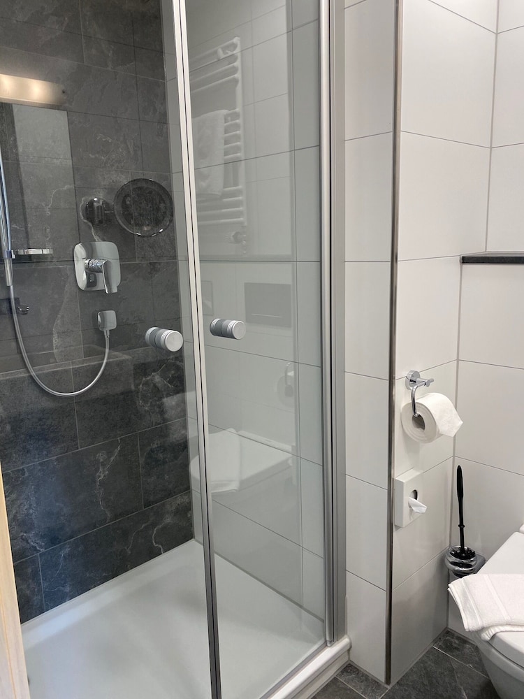 Standard Single Room - Photo 3