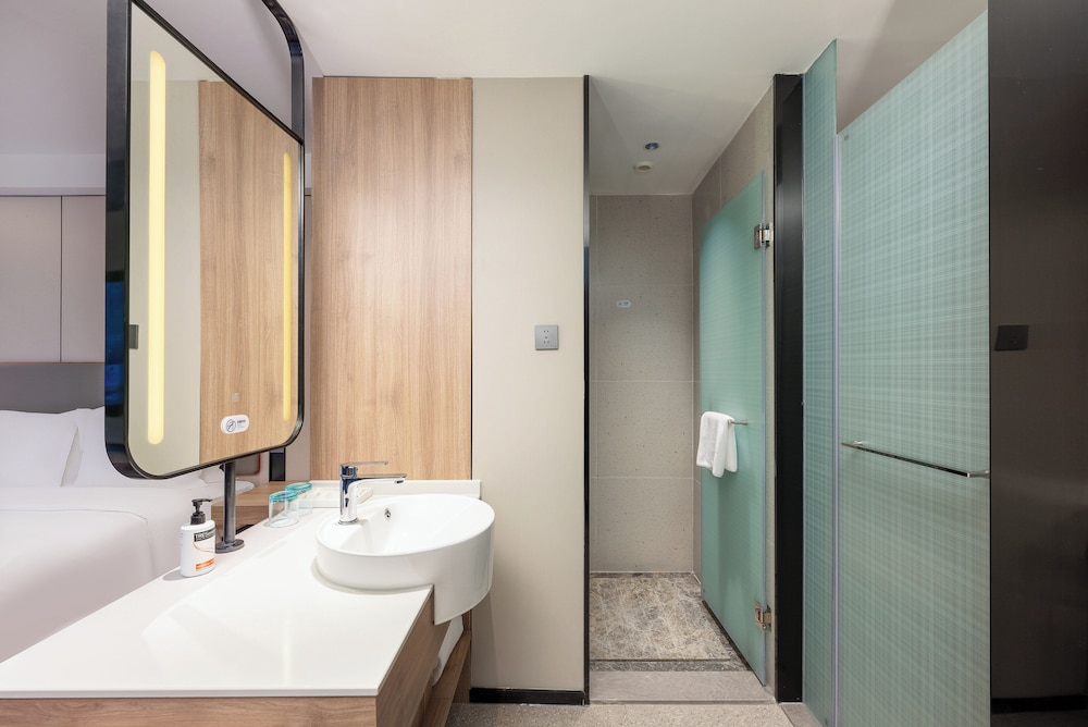 1 King Standard Extra Floor Space - Photo 1