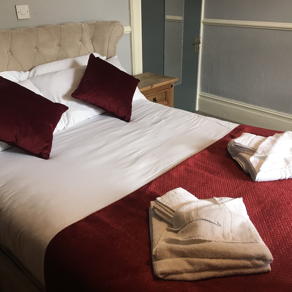 Double Room (Room Above Bar, Can Be Noisy)